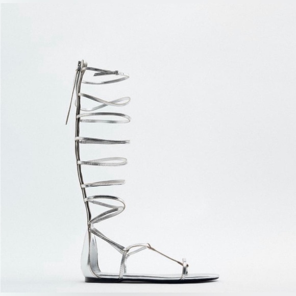 TALL FLAT LEATHER
GLADIATOR SANDALS, Size 39 - Picture 6 of 10